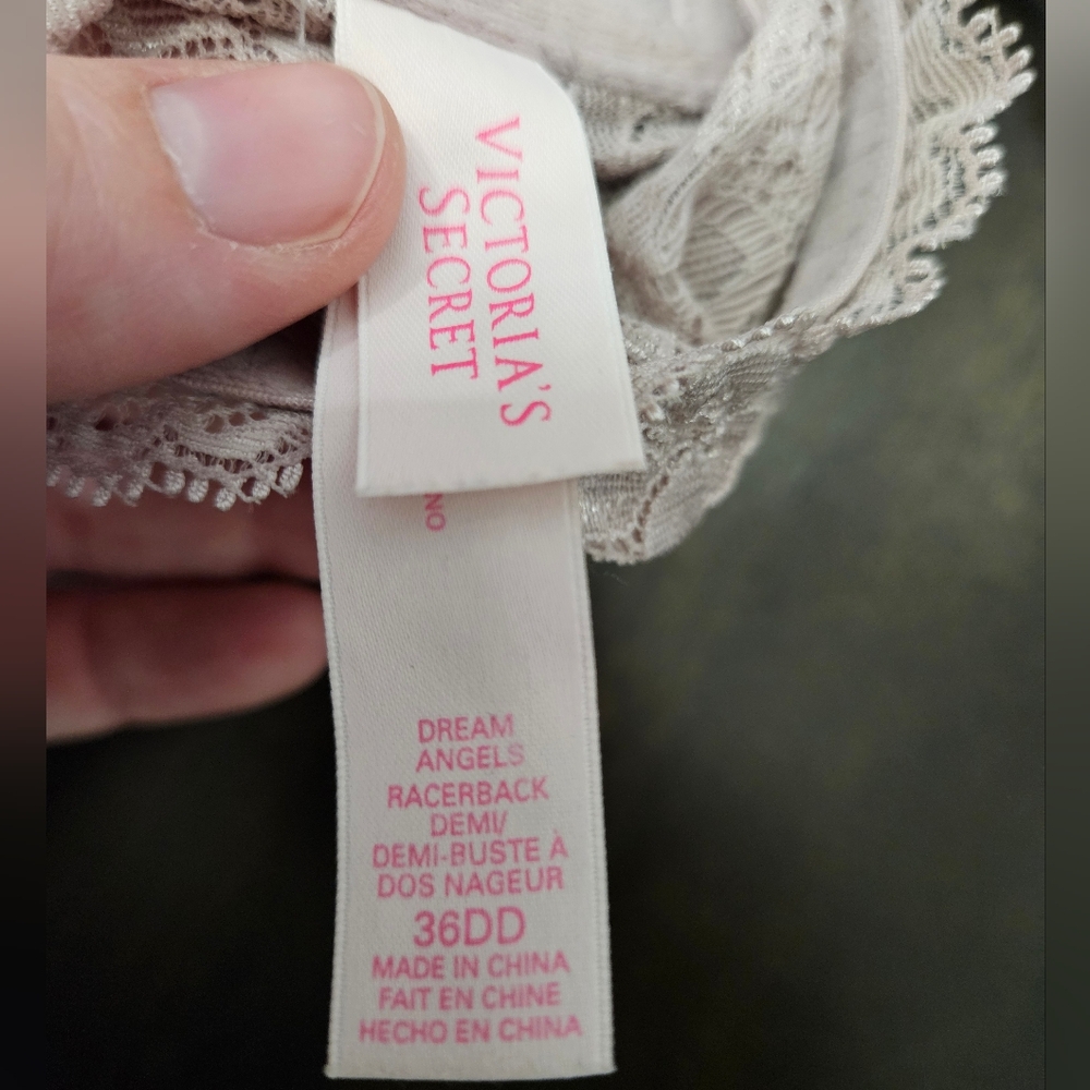 Victoria's Secret Lace Push-Up Bra in Light Pink - Picture 7 of 7